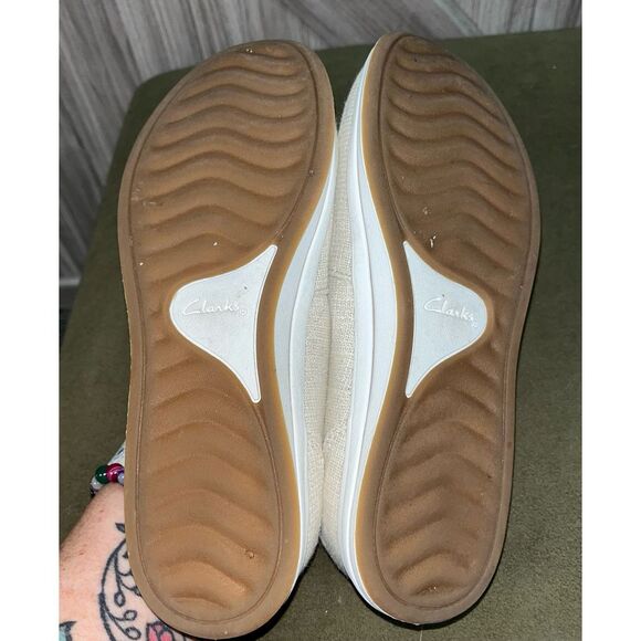 Clarks‎ CloudSteppers Gold Weave Shoes Womens Size 6.5 Loafers Comfort Slip-On - Picture 4 of 5